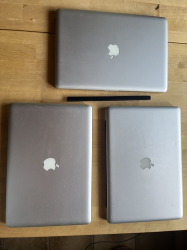 Lot macbook pro - macbook,