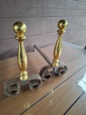 paire de chenets en fer forgé pour la cheminée