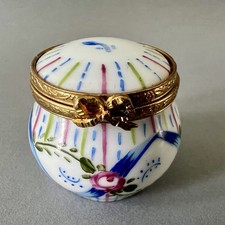 Petite boîte ronde miniature