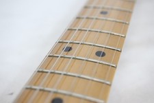 Guitare d'occasion petite