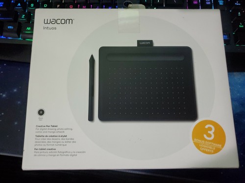 Wacom intuos art small - pen, and