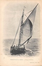 CPA 14 TROUVILLE SUR MER / BARQUE DE PECHE