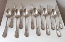 Cuillères et fourchettes en