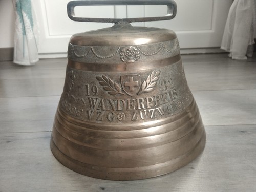 Cloche pour vache sonnaille - cloche,