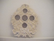 cadre photo style  romantique en bois sculpté blanc et jaune pale