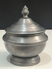 Ancien pot où soupière en étain