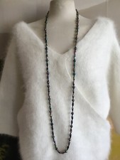 Long collier sautoir 120 cm perles de verre irisées Vintage en très bon état.