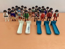 Playmobil System. Playmobil Color.Gros Lot De 25  Figurines Klicky Et 5 Supports