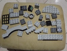Lot de 32 éléments Lego Duplo, gris et noirs