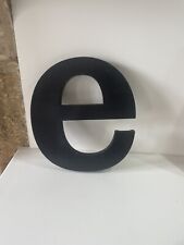 JOLIE LETTRE E D’ENSEIGNE DE MAGASIN EN BOIS MÉDIUM NOIR COLLECTION DECO LOFT