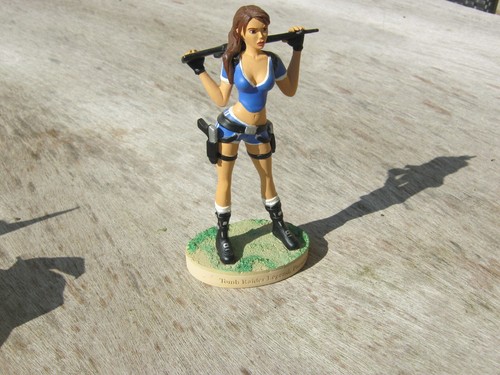 Figurine atlas tomb raider - tomb,
