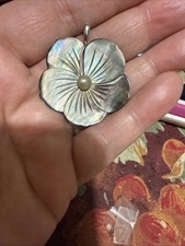 Pendentif Or Blanc 750 Nacre