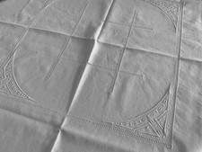linge ancien  Nappe En Lin Blanc Carré Médaillon Centrale Brodé Et Point Jour