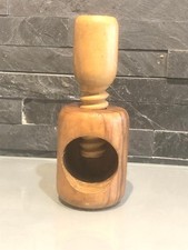 Casse-noix ancien en bois à