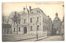 CPA 45 - BEAUGENCY - Caisse d'Epargne et Tour de l'Horloge
