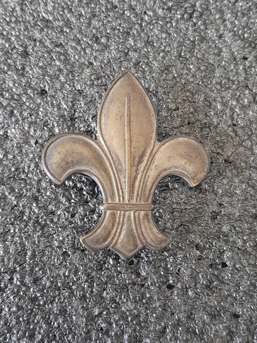 Ancien insigne fleur lys - ancien,