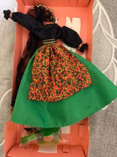 Barbie spanish tenue