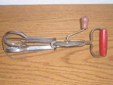 Vintage Hand Crank Egg Beater
