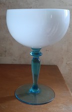 Grand verre Ancien Coupe OPALINE ? Pied bleu
