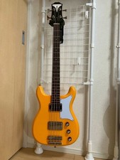 Guitare basse électrique