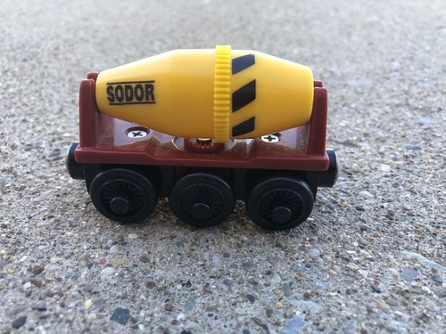 Thomas the train - thomas, cement