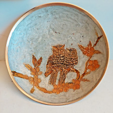 Jolie Coupe en Laiton Emaillé Cloisonné - Tons Gris et Ocre - Couple de Hiboux