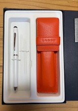 Étui à stylos en cuir