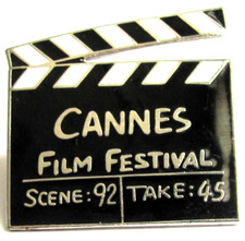 Pin's CLAP CANNES FILM FESTIVAL Cinéma Festival Croisette signé DAVIS TRES RARE