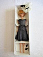 BARBIE BUBBLE CUT de 1962 avec TENUE COMPLETE AFTER FIVE 934 de l'époque