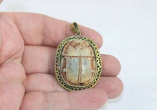 Rare pendentif scarabée