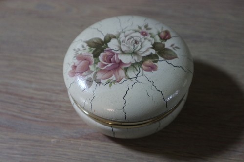 Ancienne petite boite - ancienne,