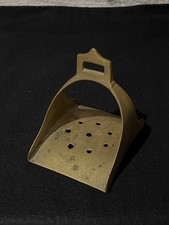Ancien étrier en laiton