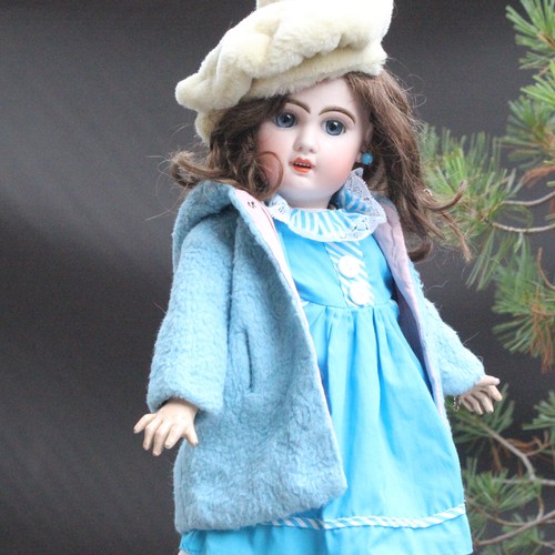 Robe poupée cncienne - cncienne, avec