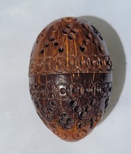 OEUF EN NOIX DE COROZO AVEC SON CHAPELET PERLES ROUGE GRENAT- XIXème