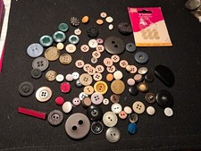 Lot 95 Grammes Boutons