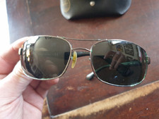 RAY BAN AUTHENTIQUE VINTAGE DANS L ETAT AVEC ETUI SUN GLASS 