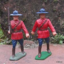 2 FIGURINES STARLUX FAR WEST