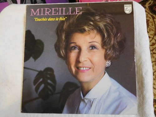 Mireille couchés dans - mireille,