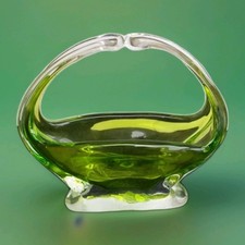 panier en verre coloré de