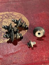 4 ancien pieds toupie métal argenté, pendule, horloge, art de table, coffret etc