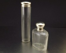 FLACONS DE TOILETTE EN CRISTAL