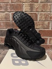 New 9.5 Nike Shox R4 Triple