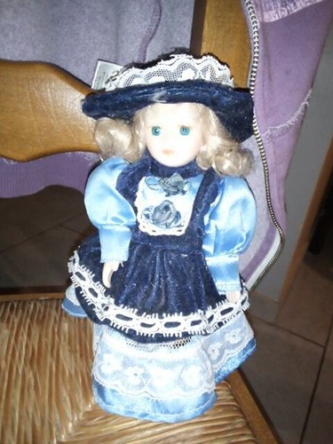 Poupée porcelaine 8 - poupée,