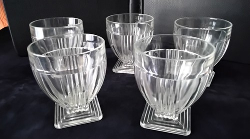 Verres coupes fruits - à,