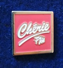 RARE PINS RADIO CHÉRIE FM MÉDIA