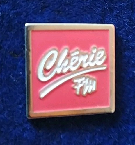 Rare pins radio chérie - rare,