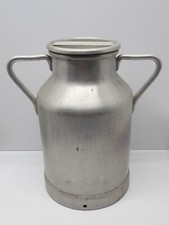 -GRAND POT A LAIT ALUMINIUM marque HUGONNET DIJON & son couvercle déco XXe  D