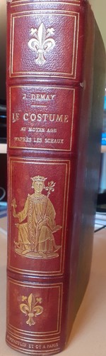 Costume moyen âge - au,