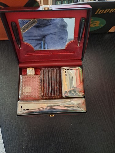 Ancienne trousse toilette - de,