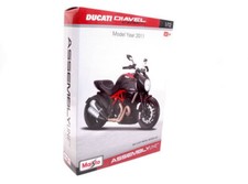 Miniature Kit De Montage Moto Maisto DUCATI DIAVEL CARBON KIT 1:12 Moto
